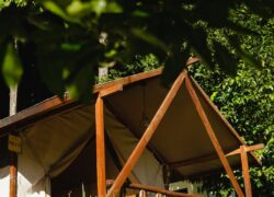 kopi tubing glamping