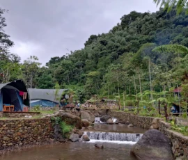 Lembah Daun Riverside